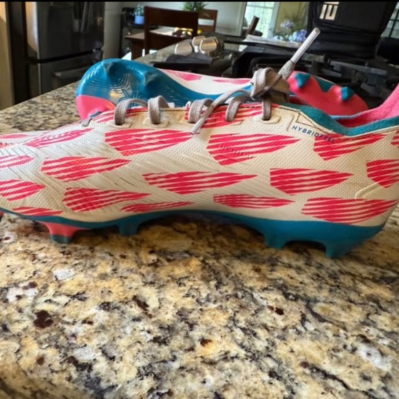 Men’s soccer cleats - Picture 2 of 3